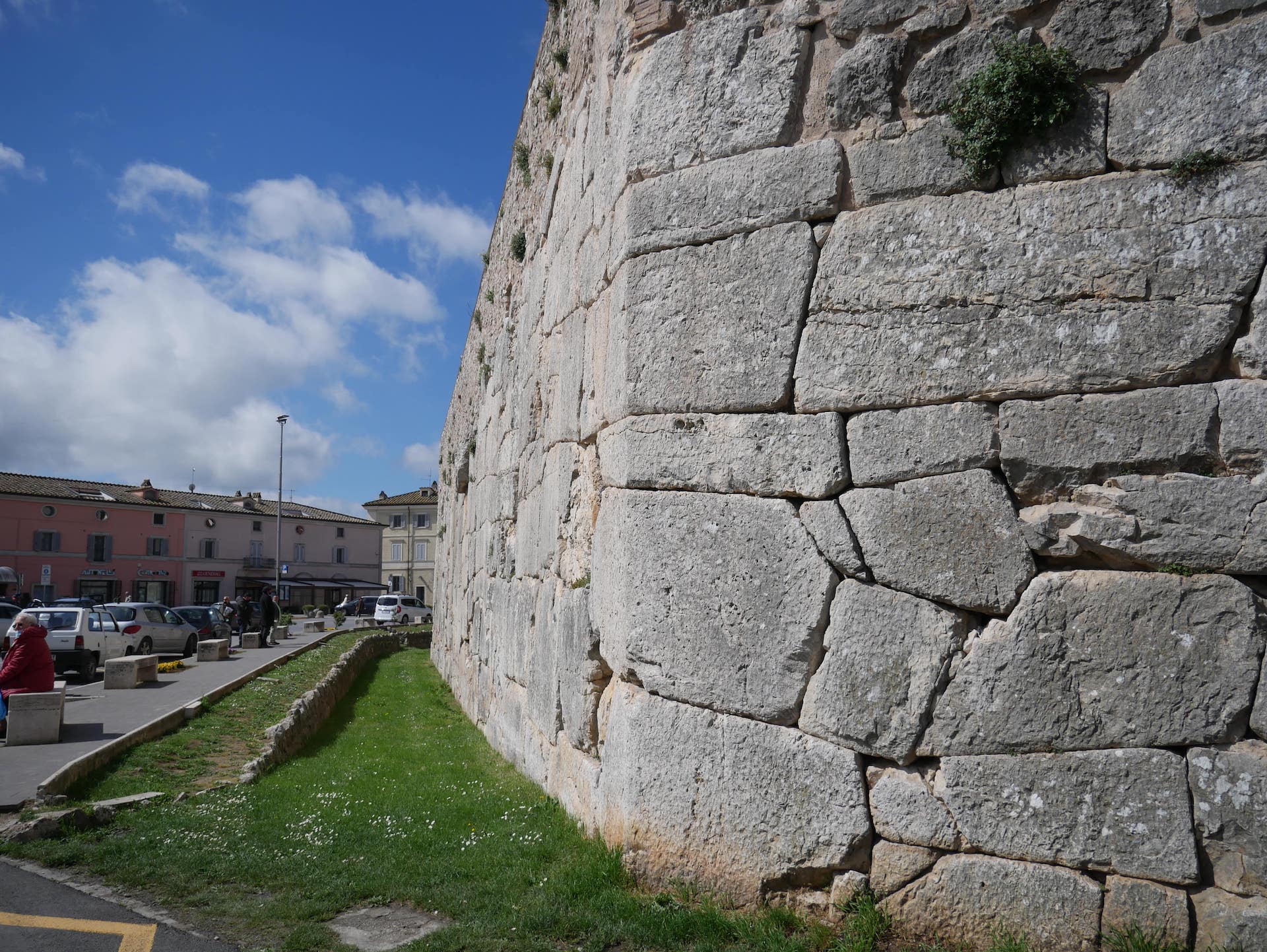 Mura poligonali, dettaglio sulle pietre angolari