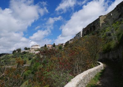 Trekking lungo le mura, Amelia