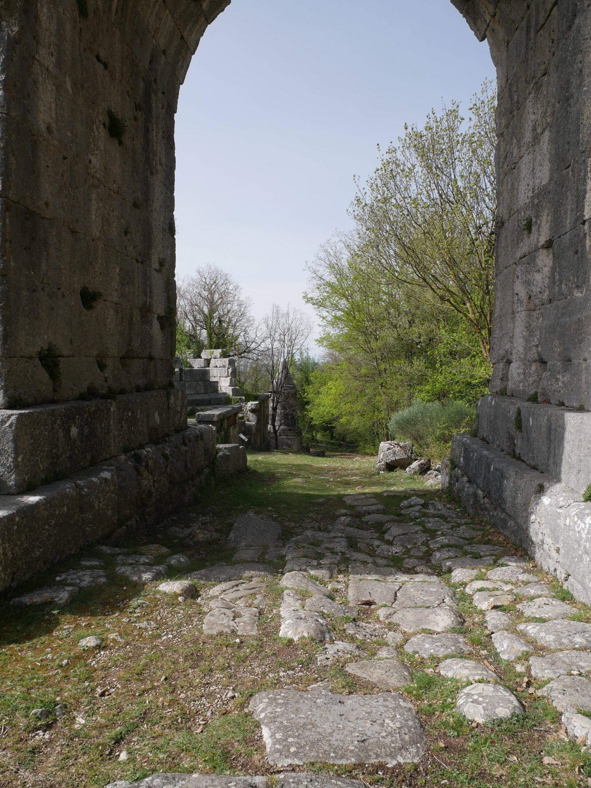 Carsulae-arco-san-damiano3-min