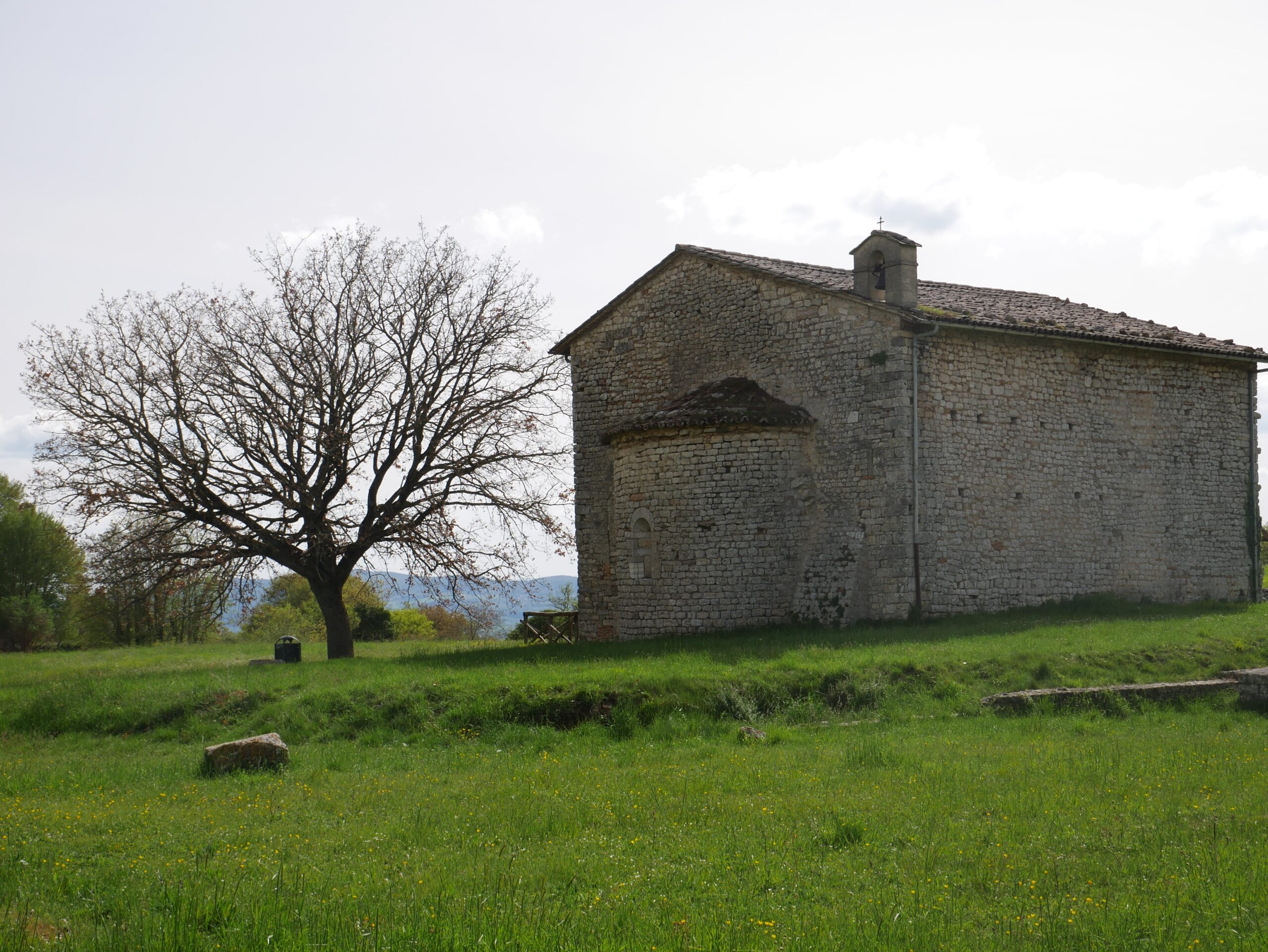 Carsulae-chiesa-san-cosma-damiano-min Umbria antica-Amelia-mura poligonali 5