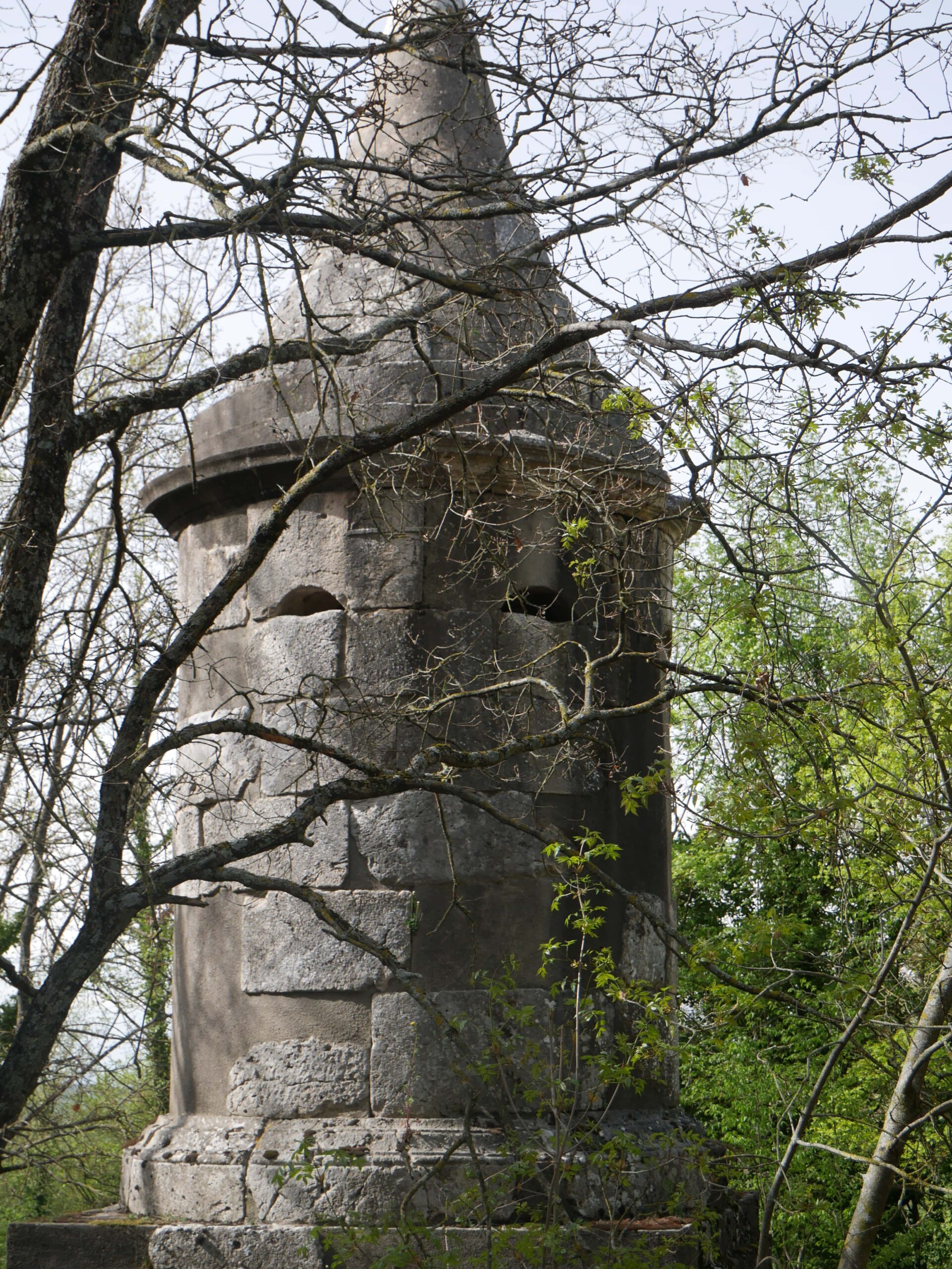 Monumento funebre circolare