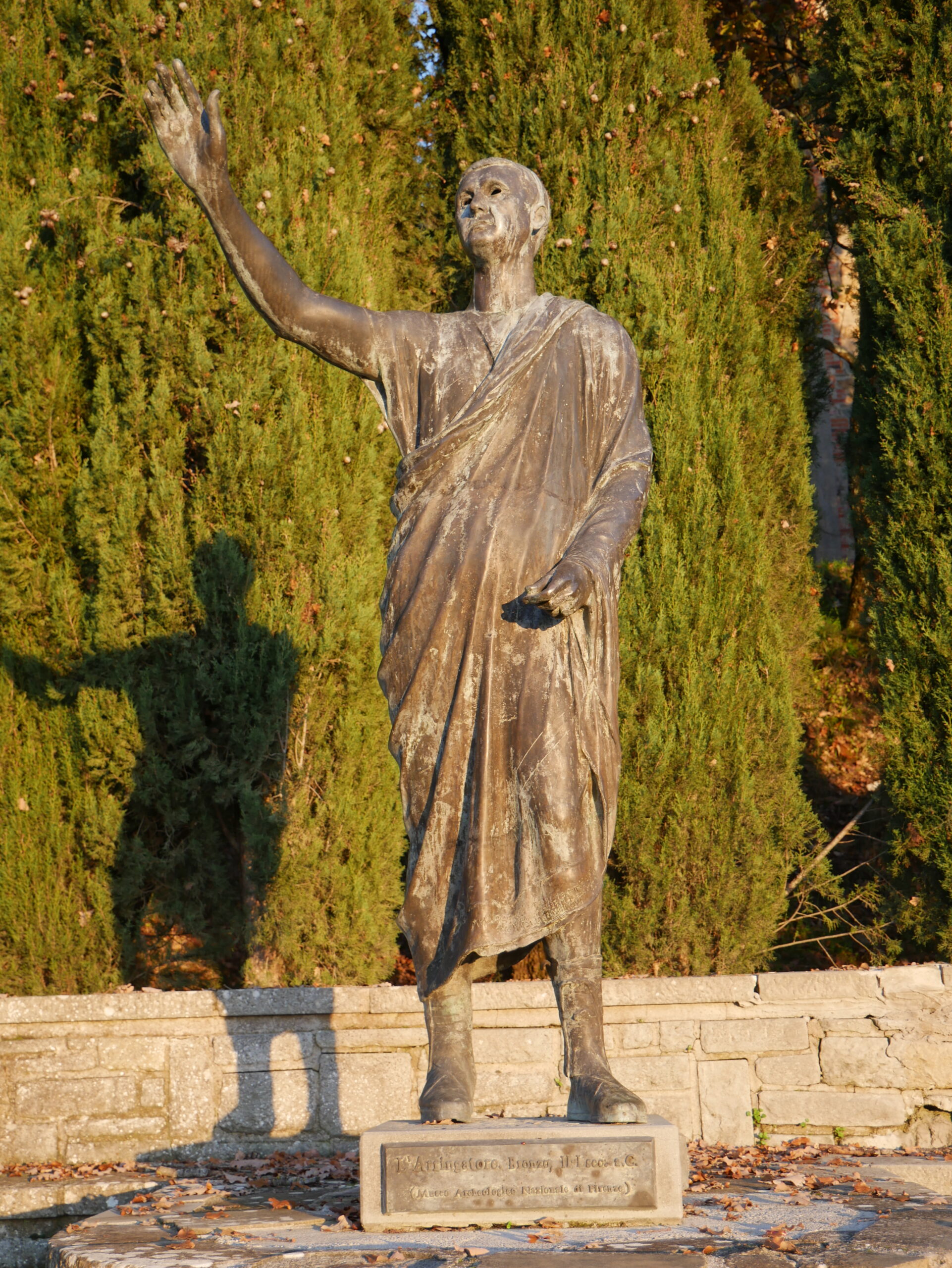 Statua dell'Arringatore, visibile in una delle tappe del percorso annibalico. Tuoro sul Trasimeno